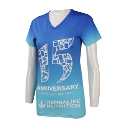 T867 網上下單女裝短袖T恤 製作女裝v領T恤  漸變 設計女裝短袖T恤專營店 大型發佈會 annual event      漸變藍色  t 恤 直 噴  低 胸 t 恤 T867 網上下單女裝短袖T恤 製作女裝v領T恤  漸變 設計女裝短袖T恤專營店 大型發佈會 annual event      漸變藍色  t 恤 直 噴  低 胸 t 恤